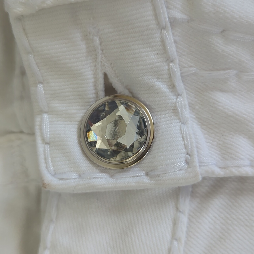 Shorts - Picture 4 of 5
